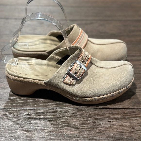 ECCO Studded Slide Clogs Womens Size 8 (EU 39) Suede Leather 2-1/2" Heel Mule - Picture 1 of 5